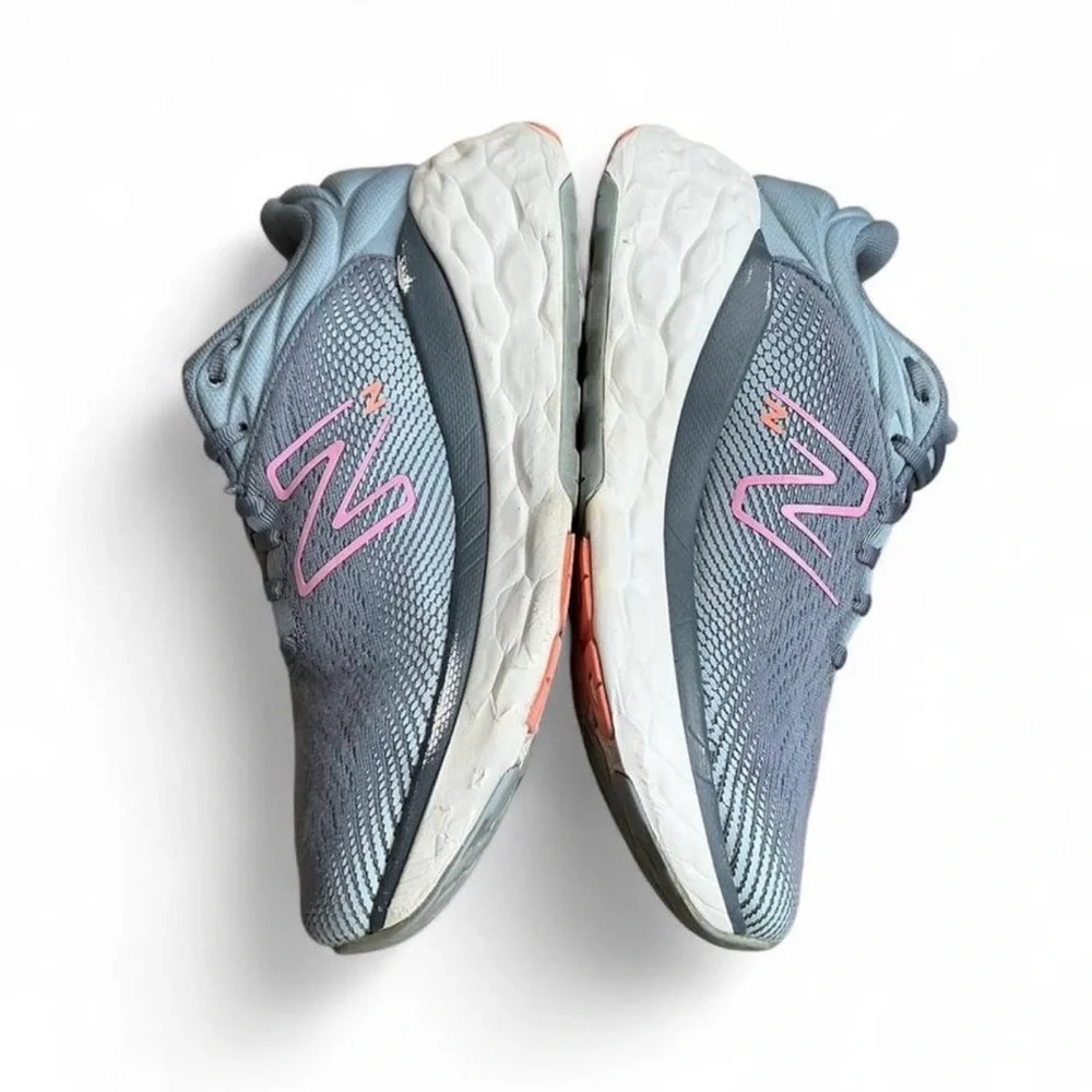 New Balance Blue and Pink Women's Sneakers - Picture 7 of 11